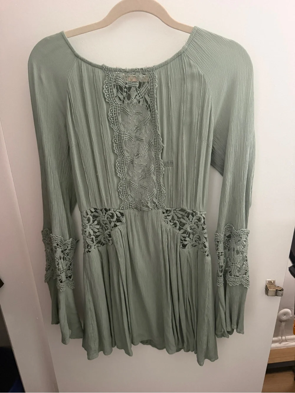 Women's Sage Green Lace-Trim Long Sleeve Top